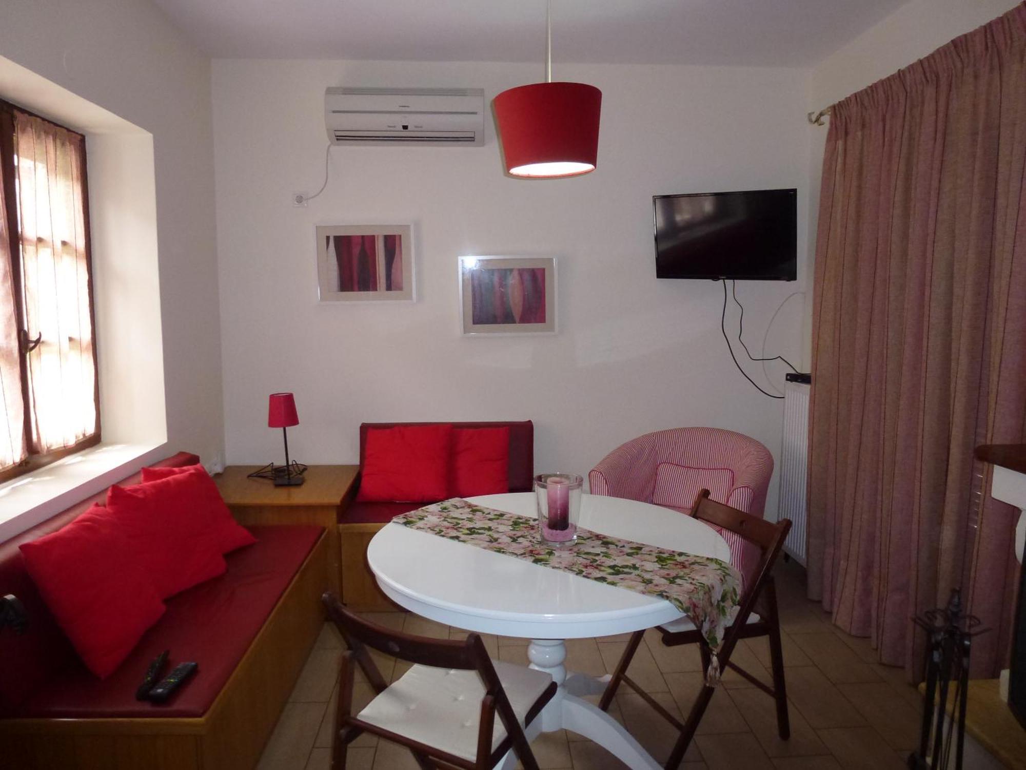 Apartmán Karantonis House Leonídion Pokoj fotografie