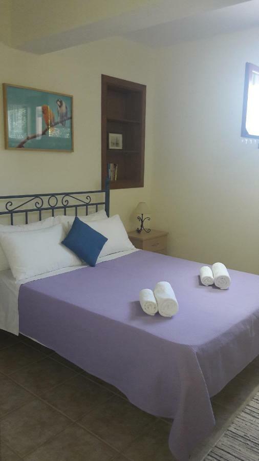 Apartmán Karantonis House Leonídion Pokoj fotografie